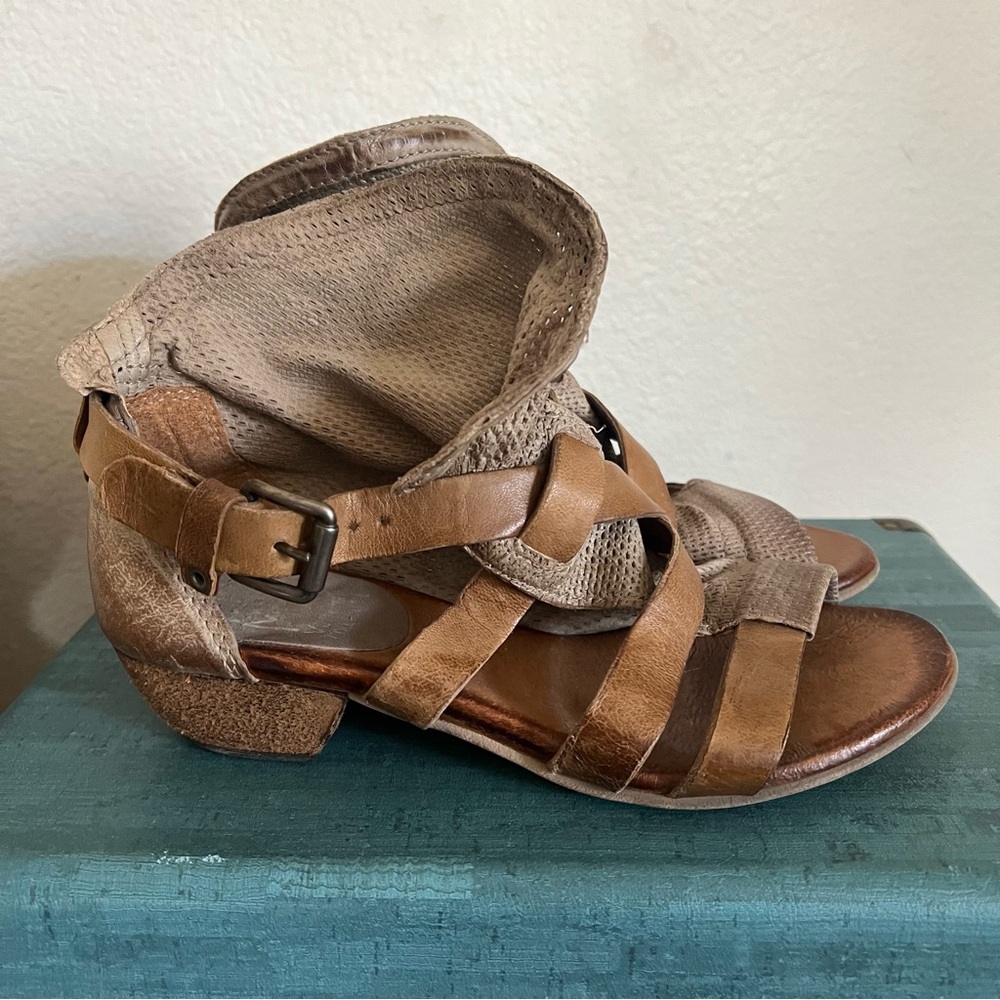 MIZ MOOZ Cassidy Strappy Leather
Sandal Size 38
